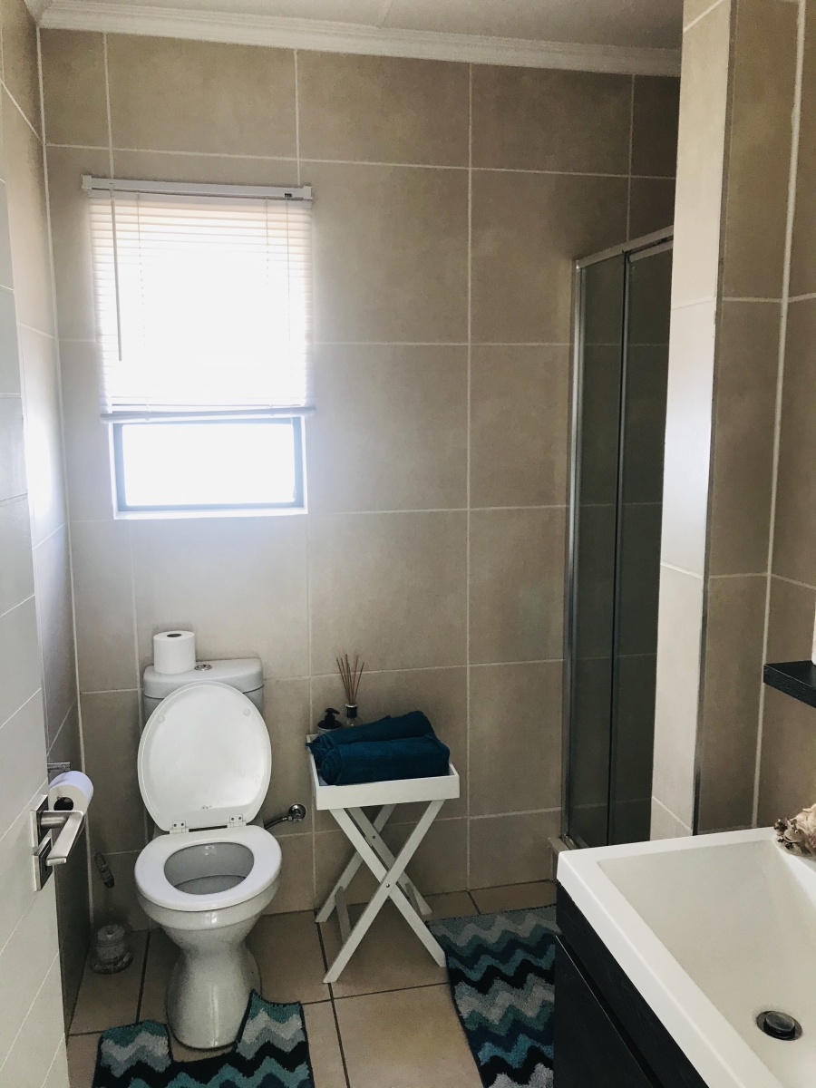 To Let 1 Bedroom Property for Rent in Olivedale Gauteng