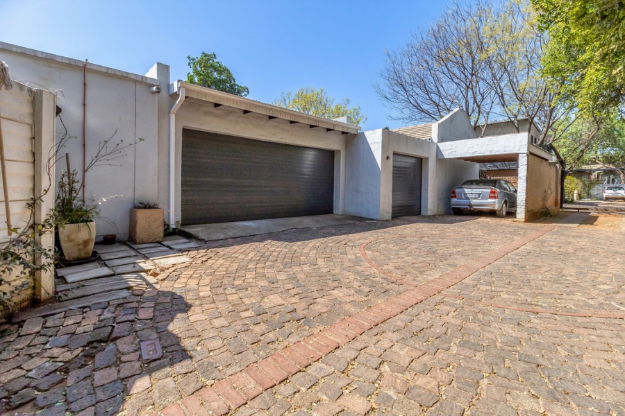 3 Bedroom Property for Sale in Linden Gauteng