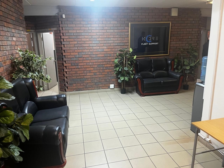 To Let commercial Property for Rent in Driehoek Gauteng