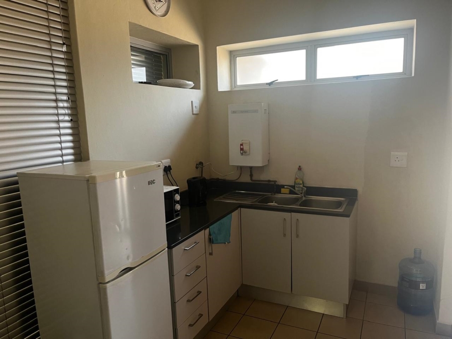 To Let commercial Property for Rent in Driehoek Gauteng