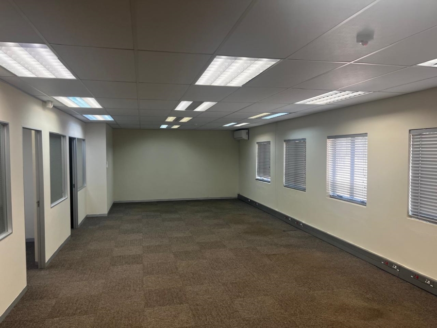 To Let commercial Property for Rent in Driehoek Gauteng