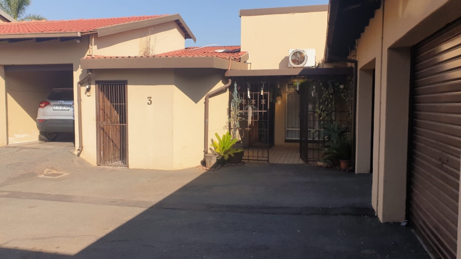 4 Bedroom Property for Sale in Florauna Gauteng