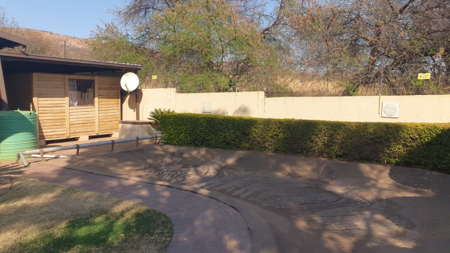 4 Bedroom Property for Sale in Florauna Gauteng