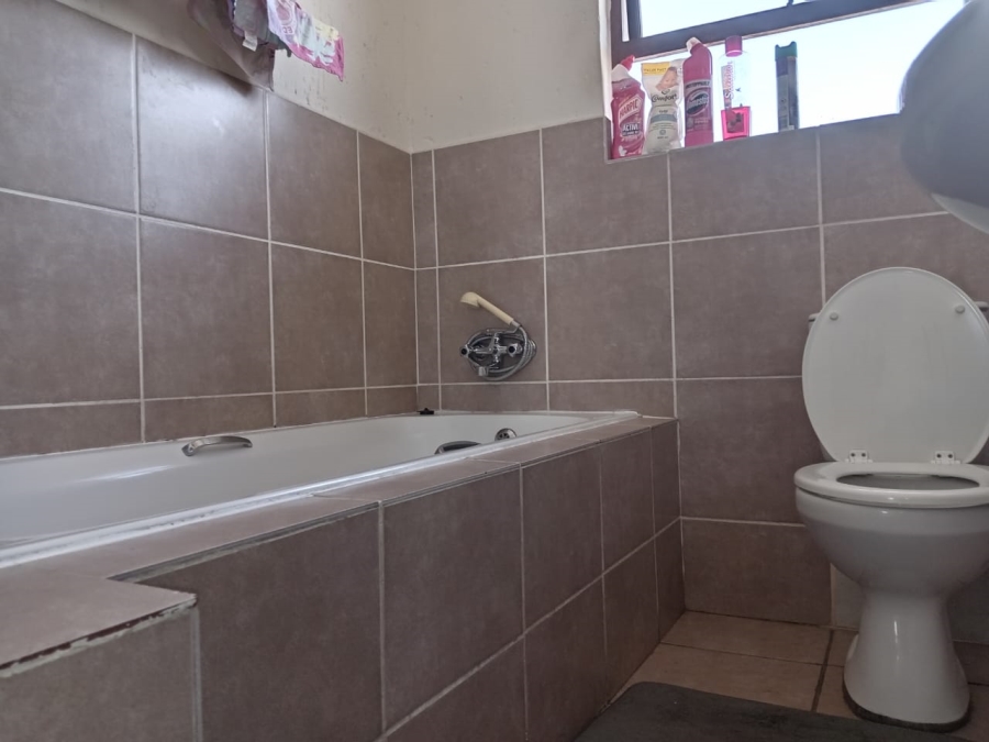 2 Bedroom Property for Sale in Beyers Park Gauteng