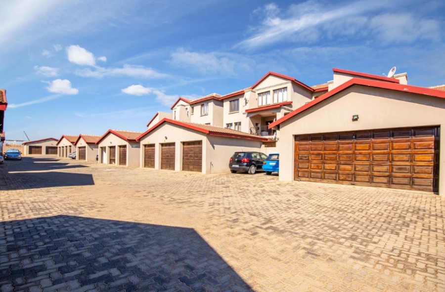 2 Bedroom Property for Sale in Carlswald Gauteng