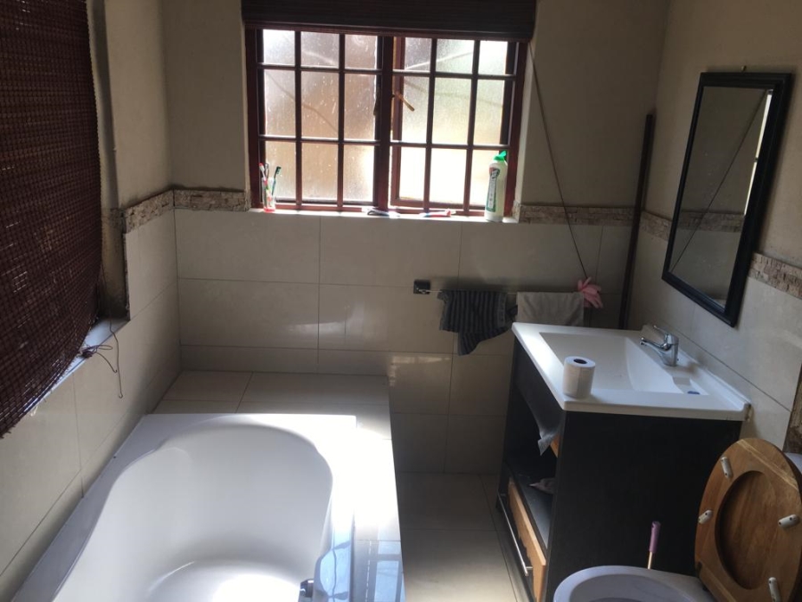 To Let 1 Bedroom Property for Rent in Austinview Gauteng