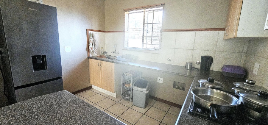 2 Bedroom Property for Sale in Die Hoewes Gauteng