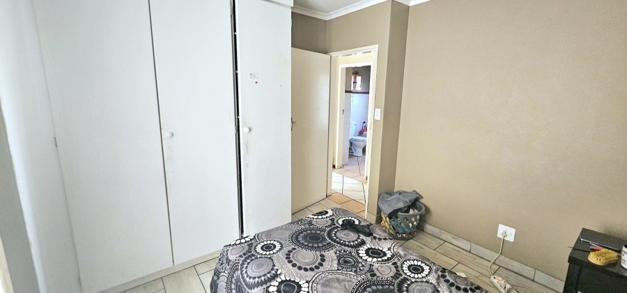 2 Bedroom Property for Sale in Die Hoewes Gauteng