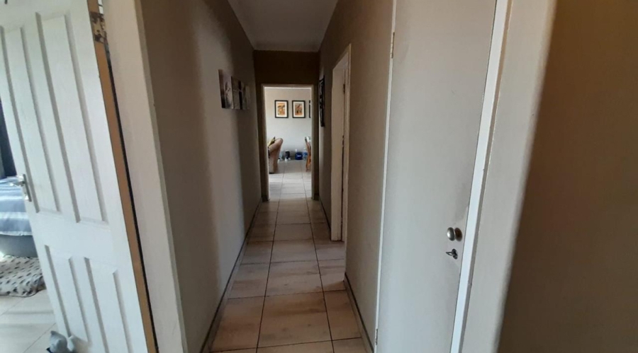 2 Bedroom Property for Sale in Villieria Gauteng