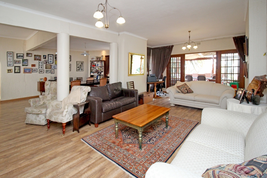 4 Bedroom Property for Sale in Mountain View Gauteng