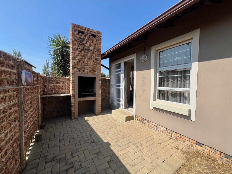 2 Bedroom Property for Sale in New Market Park Gauteng