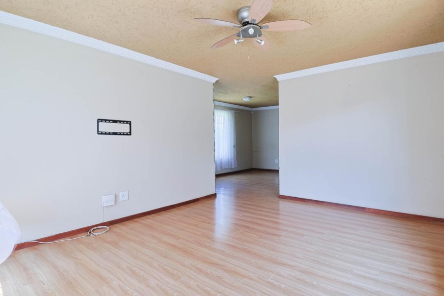 3 Bedroom Property for Sale in Liefde en Vrede Gauteng