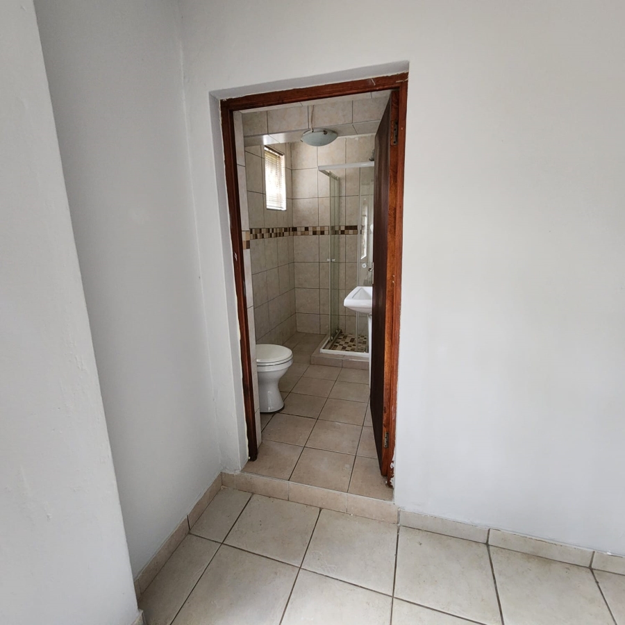 4 Bedroom Property for Sale in General Albertspark Gauteng