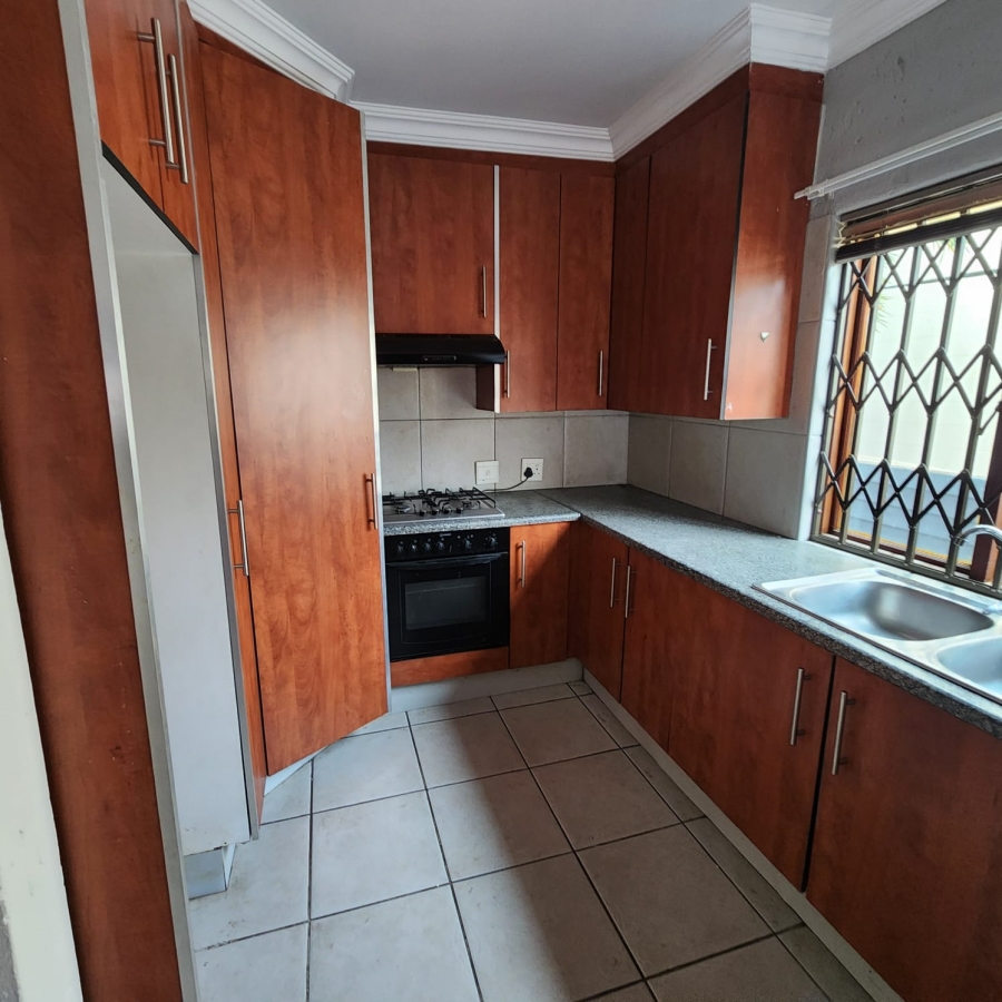 4 Bedroom Property for Sale in General Albertspark Gauteng