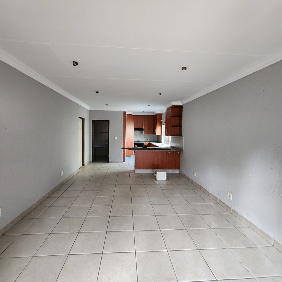 4 Bedroom Property for Sale in General Albertspark Gauteng