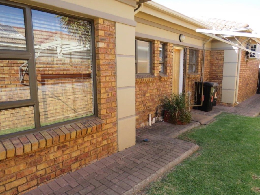 3 Bedroom Property for Sale in New Market Park Gauteng