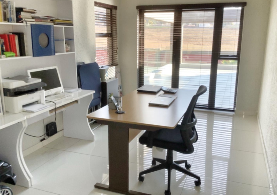 6 Bedroom Property for Sale in Liefde en Vrede Gauteng