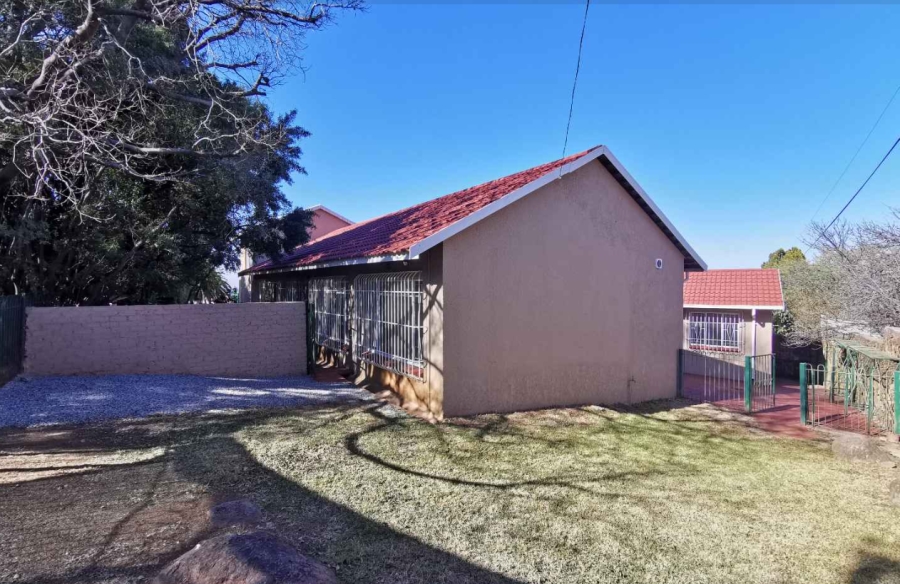 3 Bedroom Property for Sale in Mulbarton Gauteng