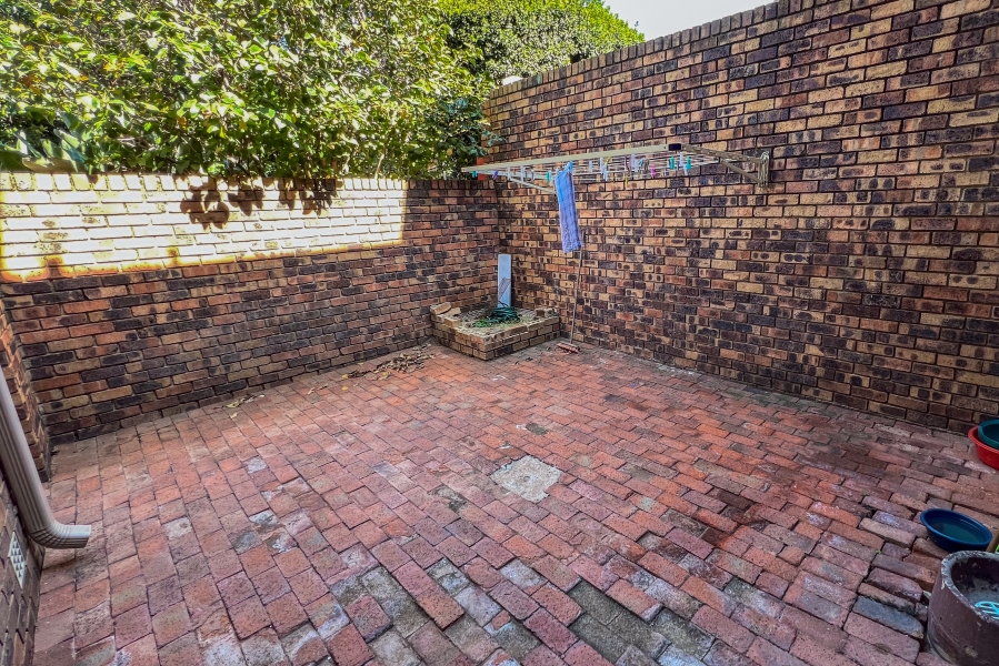 3 Bedroom Property for Sale in Glenvista Gauteng