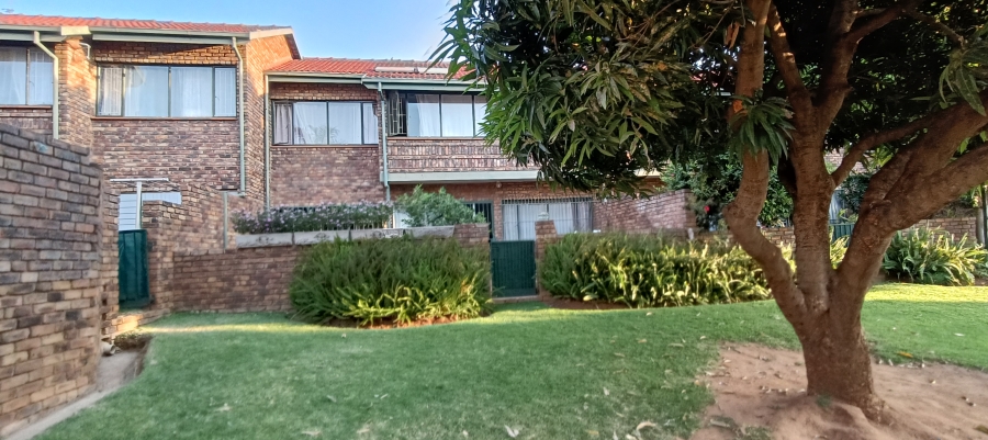 3 Bedroom Property for Sale in Magalieskruin Gauteng