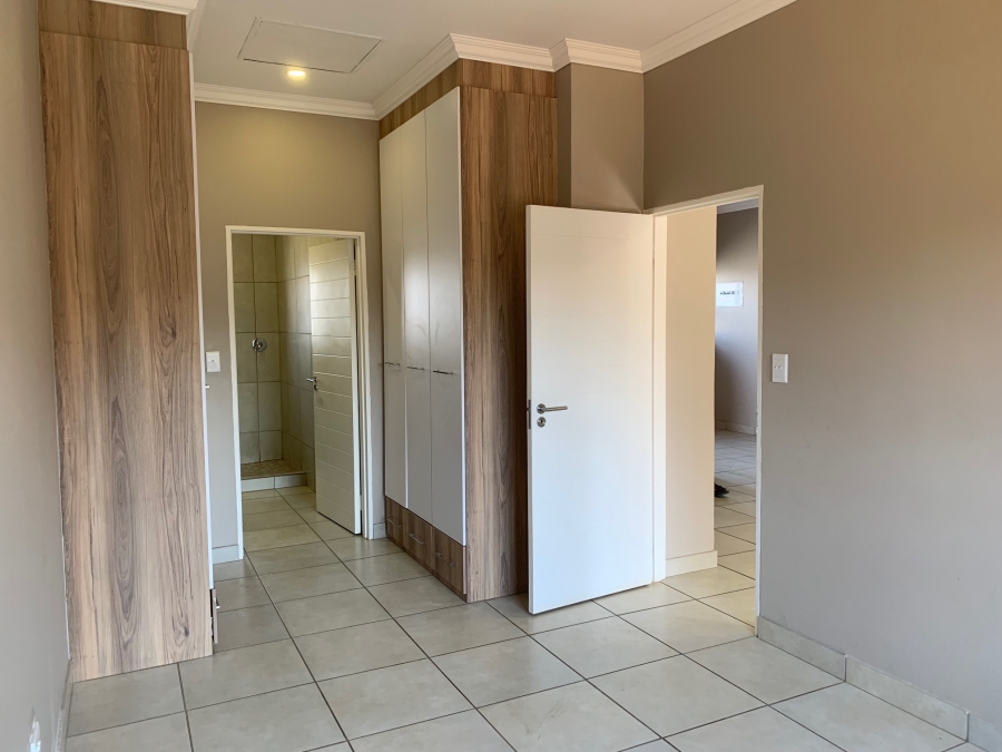 To Let 2 Bedroom Property for Rent in Six Fountains Estate Gauteng