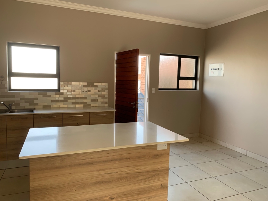 To Let 2 Bedroom Property for Rent in Six Fountains Estate Gauteng