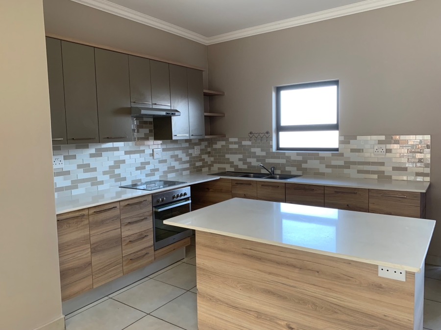 To Let 2 Bedroom Property for Rent in Six Fountains Estate Gauteng