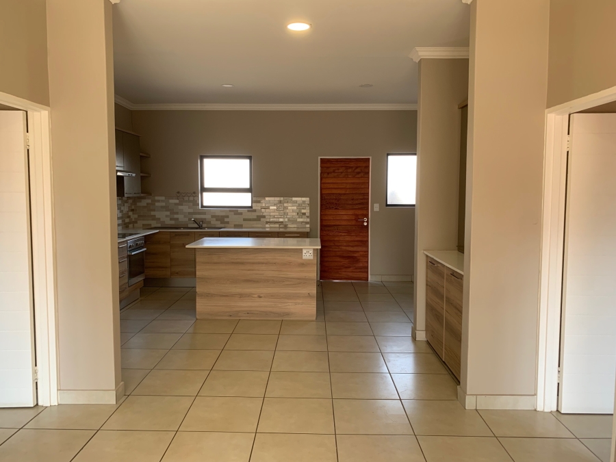 To Let 2 Bedroom Property for Rent in Six Fountains Estate Gauteng