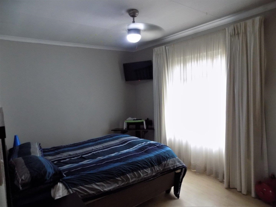 To Let 4 Bedroom Property for Rent in Vanderbijlpark SE 4 Gauteng