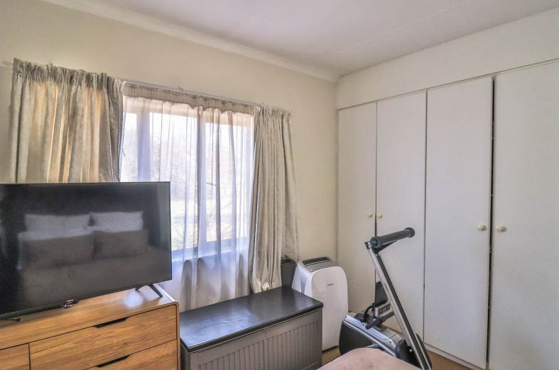 2 Bedroom Property for Sale in Halfway Gardens Gauteng