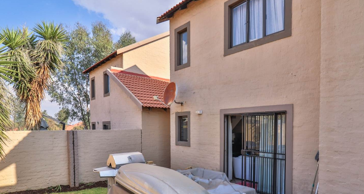 2 Bedroom Property for Sale in Halfway Gardens Gauteng