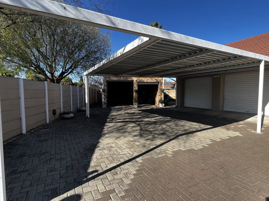 4 Bedroom Property for Sale in Brackenhurst Gauteng