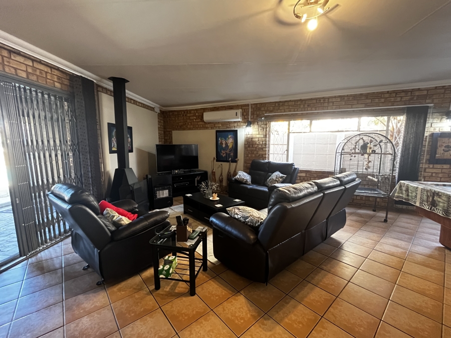 4 Bedroom Property for Sale in Brackenhurst Gauteng