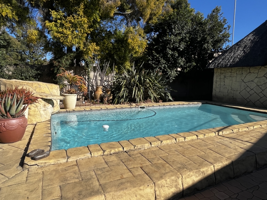 4 Bedroom Property for Sale in Brackenhurst Gauteng