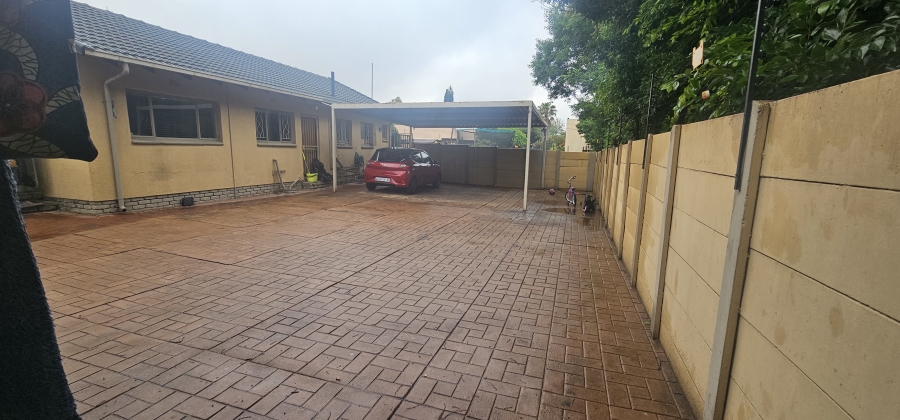 3 Bedroom Property for Sale in Brackenhurst Gauteng