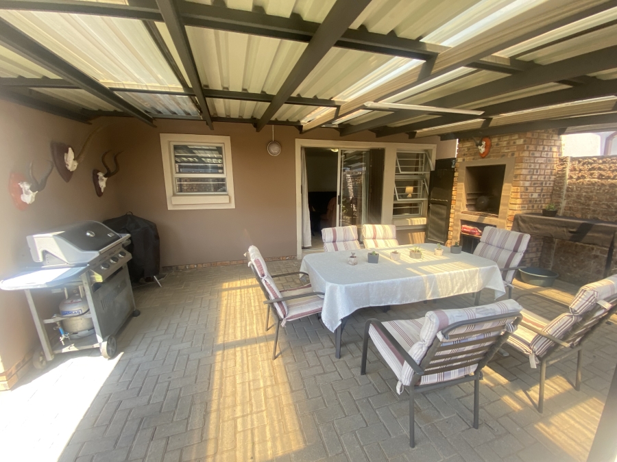 3 Bedroom Property for Sale in New Market Gauteng