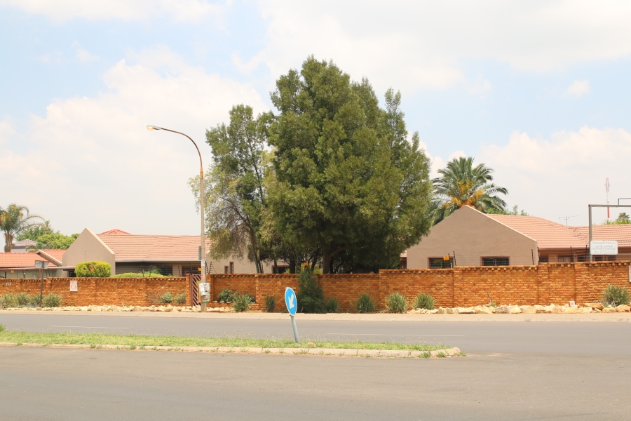 3 Bedroom Property for Sale in Brackenhurst Gauteng