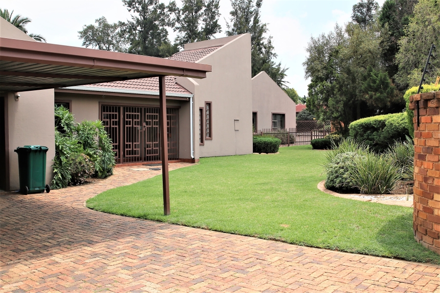 3 Bedroom Property for Sale in Brackenhurst Gauteng