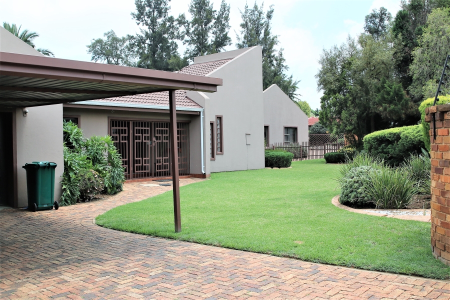 3 Bedroom Property for Sale in Brackenhurst Gauteng