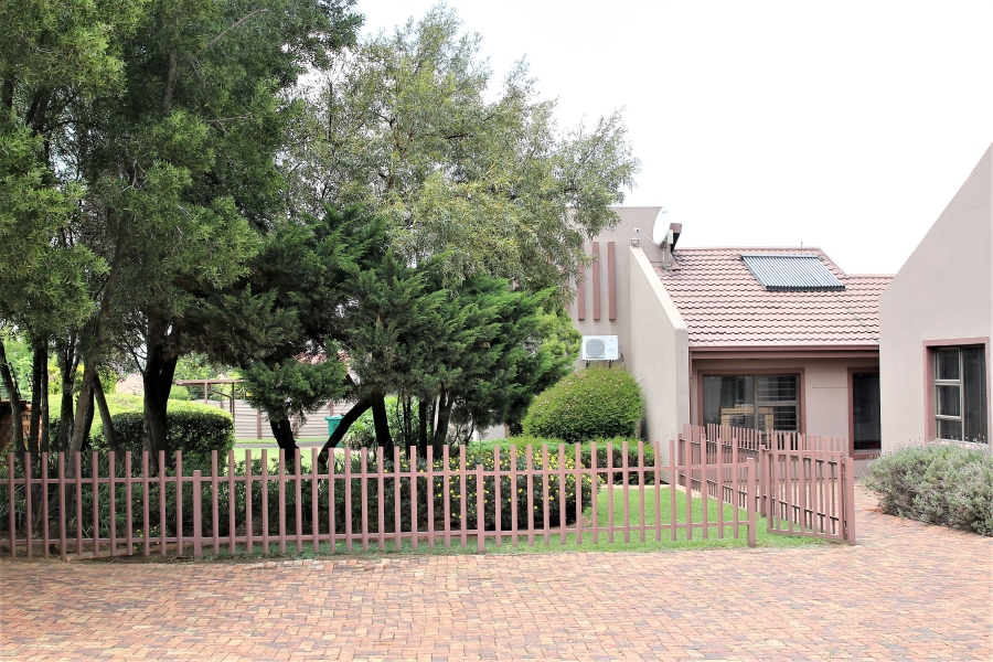 3 Bedroom Property for Sale in Brackenhurst Gauteng