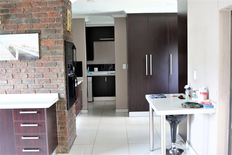 3 Bedroom Property for Sale in Brackenhurst Gauteng