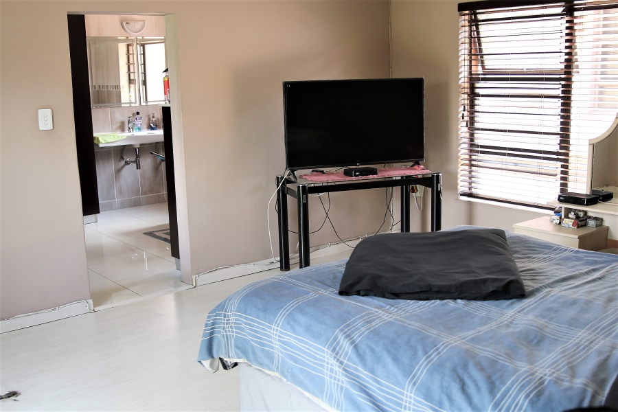 3 Bedroom Property for Sale in Brackenhurst Gauteng