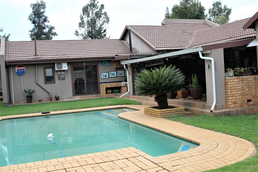 3 Bedroom Property for Sale in Brackenhurst Gauteng