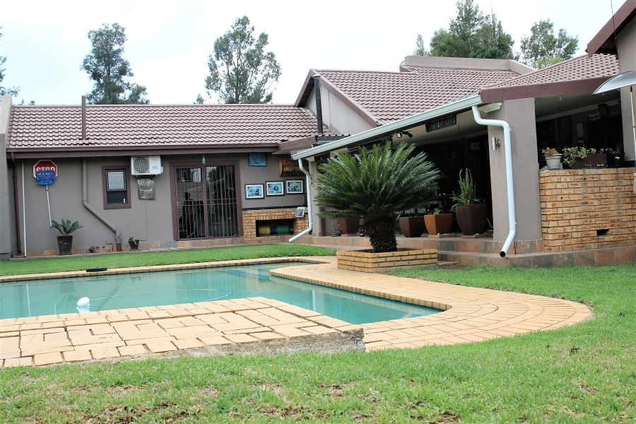 3 Bedroom Property for Sale in Brackenhurst Gauteng