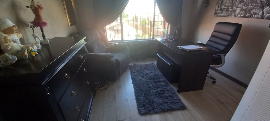 3 Bedroom Property for Sale in Brackenhurst Gauteng