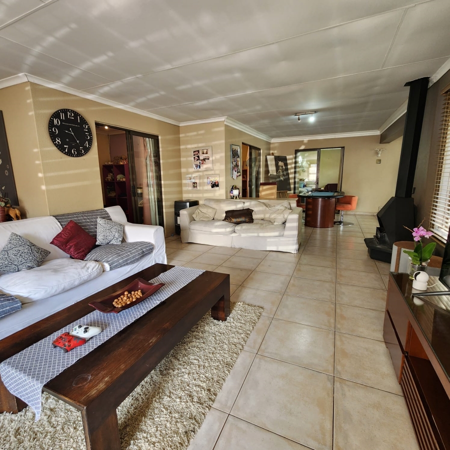 3 Bedroom Property for Sale in Brackenhurst Gauteng