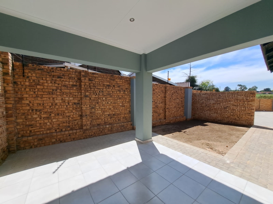 3 Bedroom Property for Sale in Brackendowns Gauteng