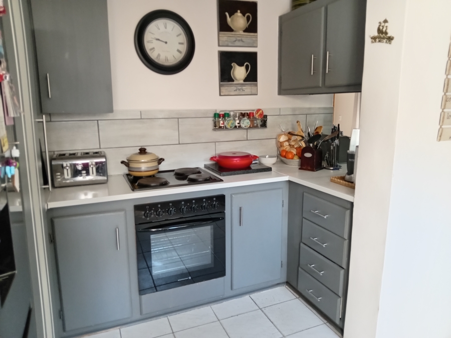 3 Bedroom Property for Sale in Radiokop Gauteng