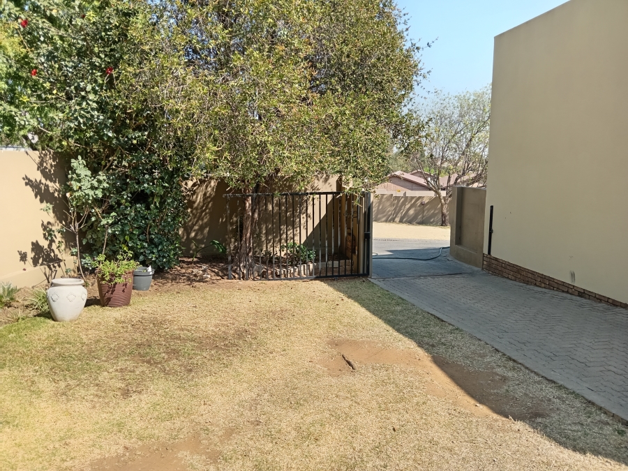 3 Bedroom Property for Sale in Radiokop Gauteng