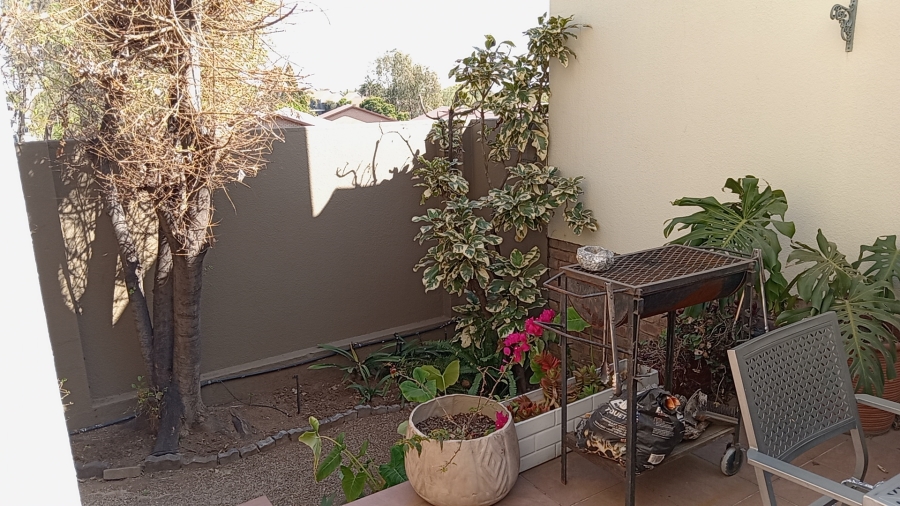 3 Bedroom Property for Sale in Radiokop Gauteng